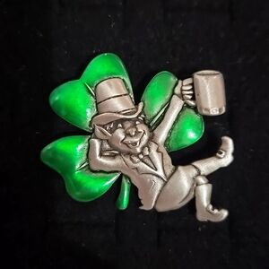 VINTAGE PEWTER JJ LEPRECHAUN/ST PATRICKS DAY BROOCH PIN